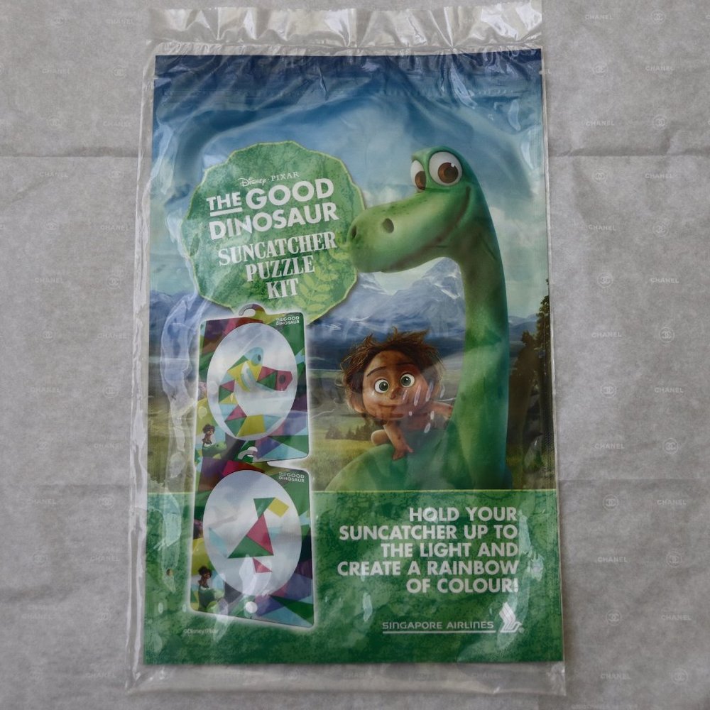 Disney PIXAR The Good Dinosaur Suncatcher Puzzle Kit Game Toy